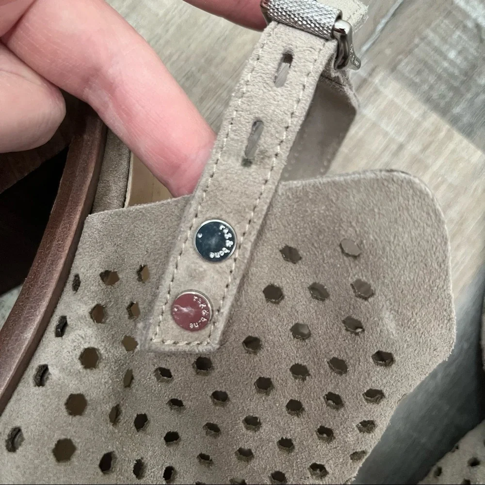 Rag & Bone Wyatt Light Brown Perforated Leather Block Heel Sandals 37.5 7.5‎